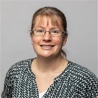 Dr Nicole van Bergen